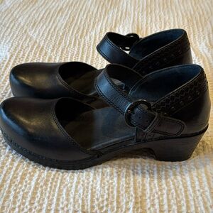 Dansko black shoes